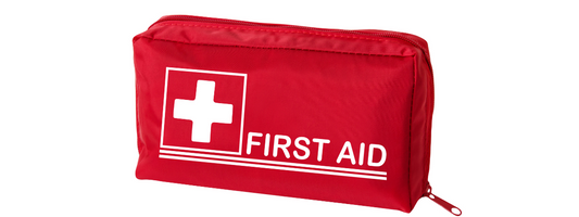 une trousse de secours rouge